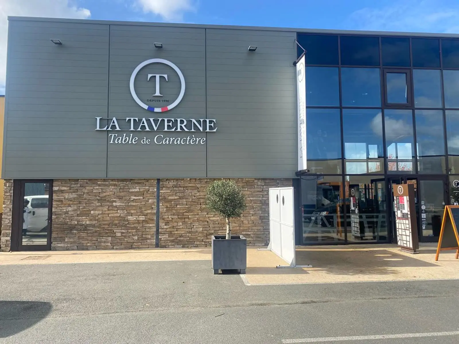 La-Taverne-Table-de-Caractères-Le-Mans-Sud_30